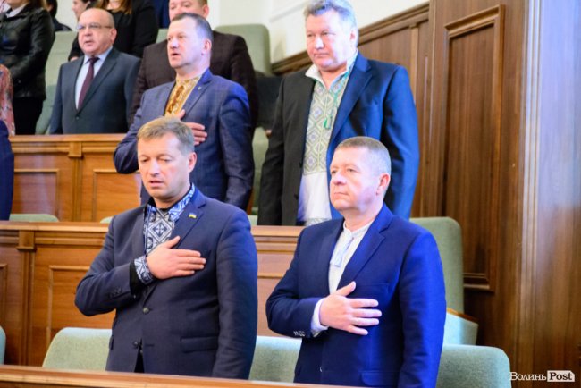 Депутати Юрій Гупало і Віктор Козак (на передньому плані), Валерій Дунайчук і Леонід Стефанович (на задньому)