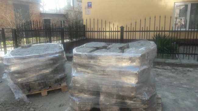 У центрі Луцька ремонтують вулицю