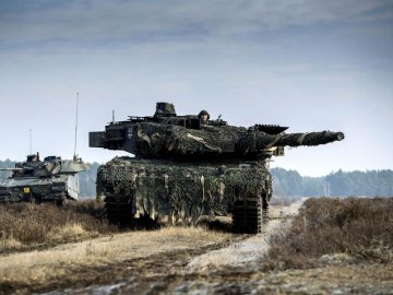 В Україну прибули 18 німецьких танків Leopard 2