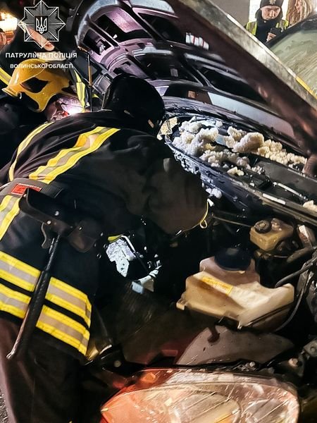 У Луцьку на ходу загорівся автомобіль. ФОТО