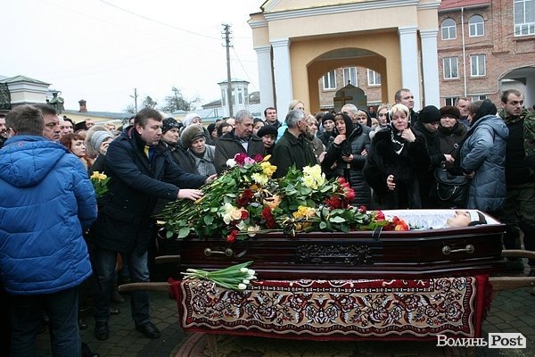 У Луцьку прощалися з загиблим волинянином. ФОТО