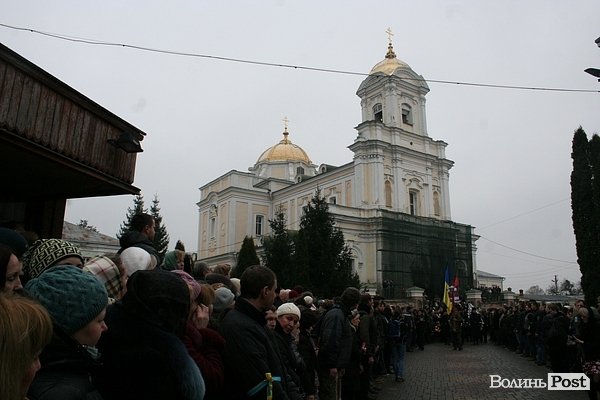 У Луцьку прощалися з загиблим волинянином. ФОТО