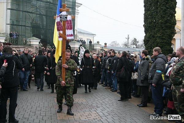 У Луцьку прощалися з загиблим волинянином. ФОТО