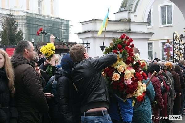 У Луцьку прощалися з загиблим волинянином. ФОТО