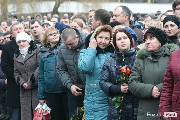 У Луцьку прощалися з загиблим волинянином. ФОТО