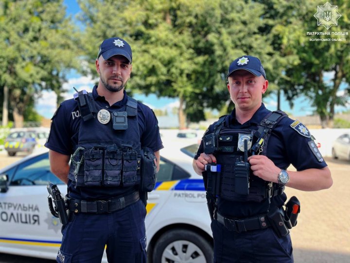 Патрульні в Луцьку врятували літнього чоловіка у безпорадному стані