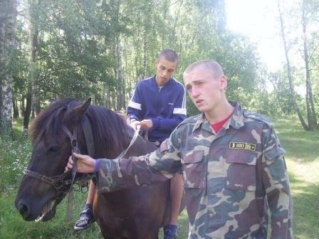 Юних ковельчан вчили боротися в лісі. ФОТО