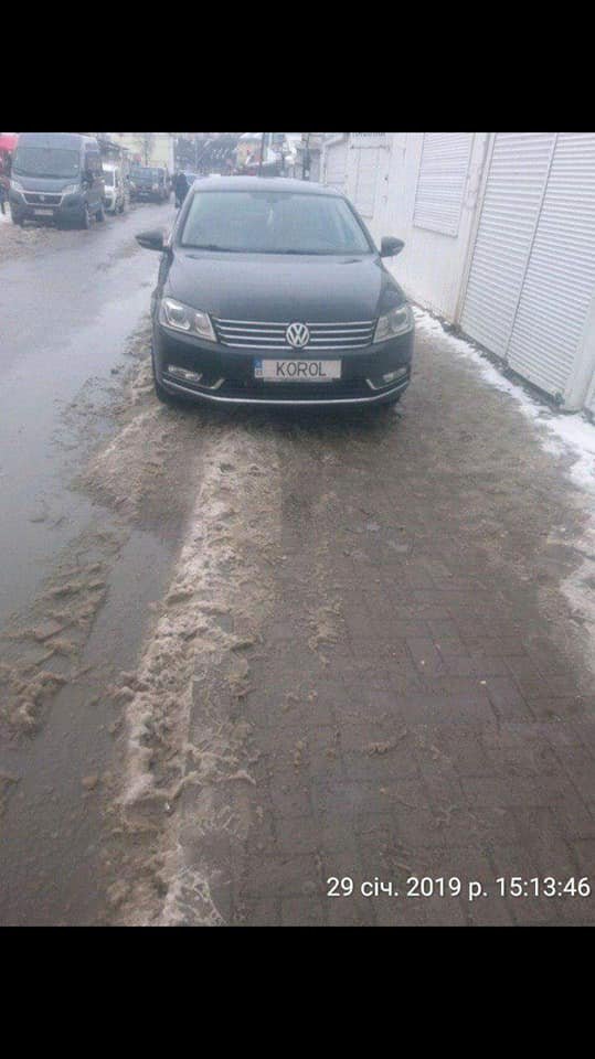 Луцькі муніципали покарали автохамів. ФОТО