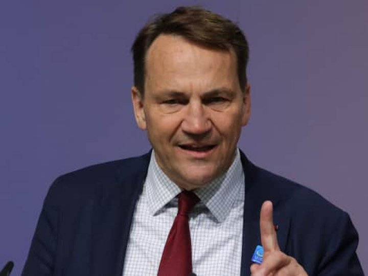 Польща не планує розміщати своїх військових в Україні, - Сікорський