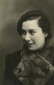 Ковзани, санчата та зимові стильні волинянки 1920-х років. ФОТО