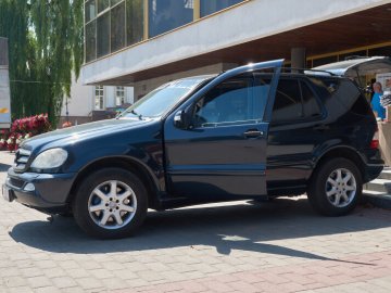 Волинським воїнам передали позашляховик. ФОТО