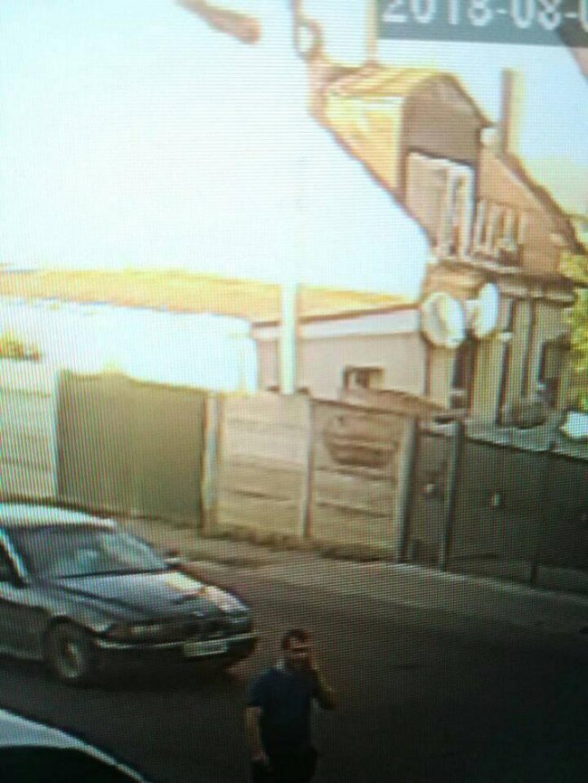 У шукають водія авто, яке збило дівчину: постраждала – у комі. ФОТО