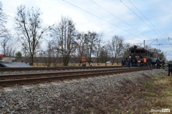 На Волині поїзд влетів у вантажівку і загорівся: подробиці аварії. ФОТО
