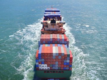 Морські вантажоперевезення: плюси та мінуси*
