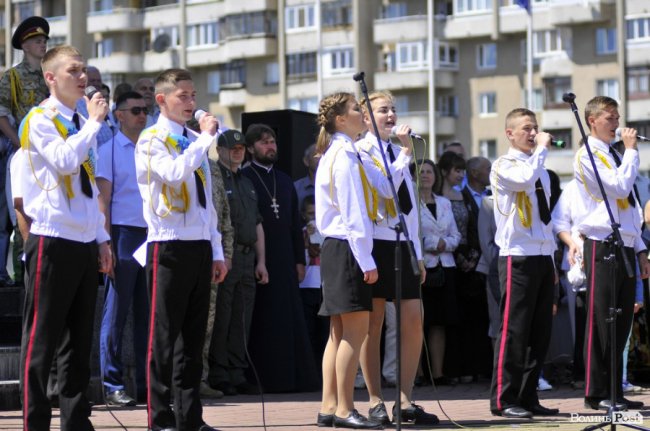 Фото випускного у військовому ліцеї в Луцьку