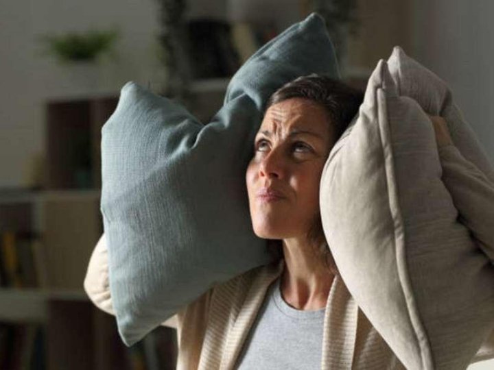 У Луцьку серед ночі меломан гучно слухав музику під вікнами будинку