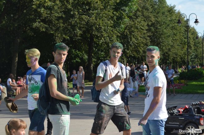 Кольорова подія року: як у Луцьку святкують День молоді. ФОТО