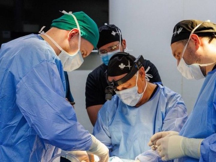 Лікарі відновлюють волинянину обличчя, втрачене на війні