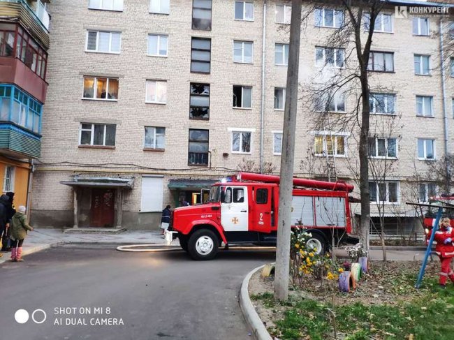 У Луцьку сталася пожежа у житловому будинку: є постраждалі. ФОТО. ВІДЕО