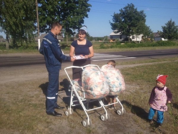 Волинські рятувальники розповіли місцевим жителям як діяти при загрозі терористичного акту