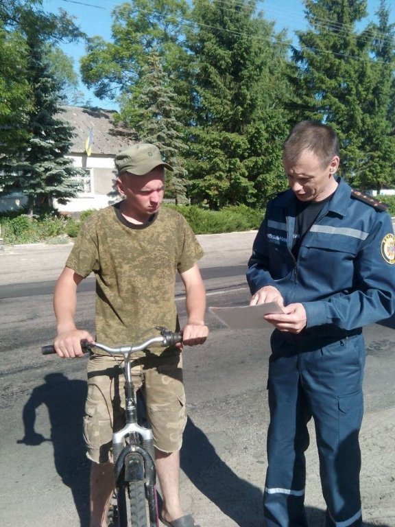 Волинські рятувальники розповіли місцевим жителям як діяти при загрозі терористичного акту