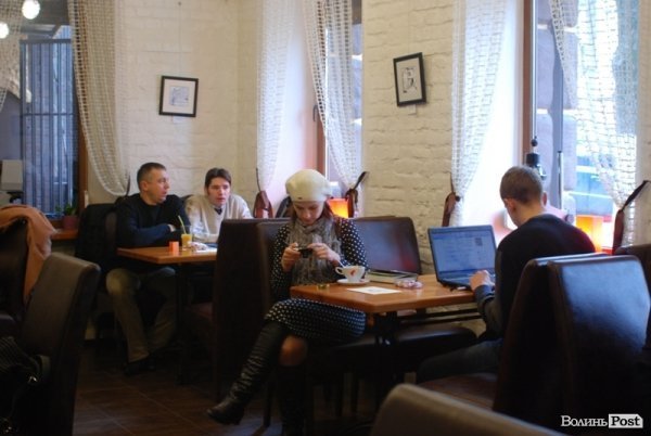 Відома блогерка показала лучанам мотиви міст України. ФОТО