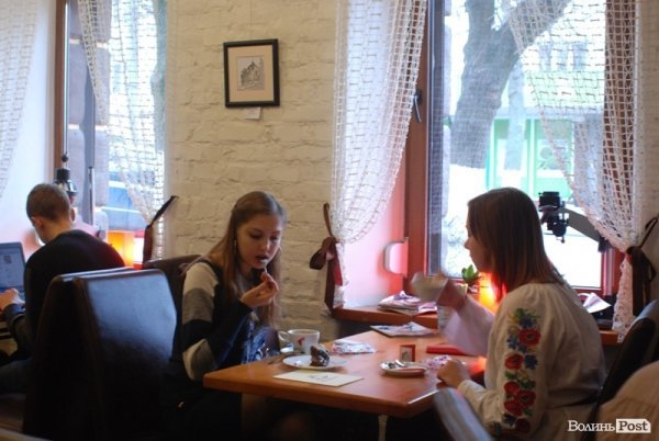 Відома блогерка показала лучанам мотиви міст України. ФОТО