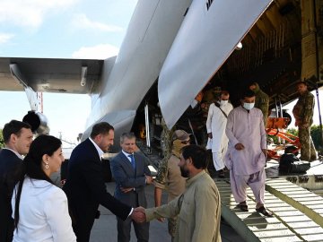 Українські літаки вивезли з Кабула близько 600 осіб – МЗС