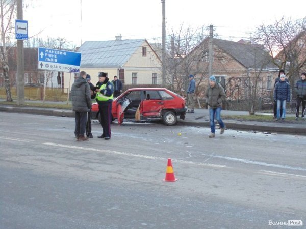 Аварія у Луцьку: троє постраждалих. ФОТО