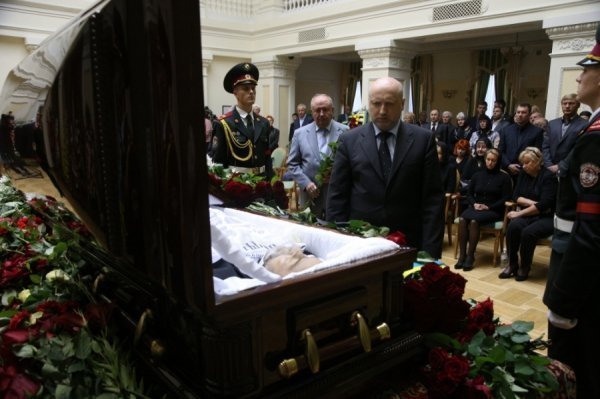 Прощання з Іваном Плющем. ФОТО