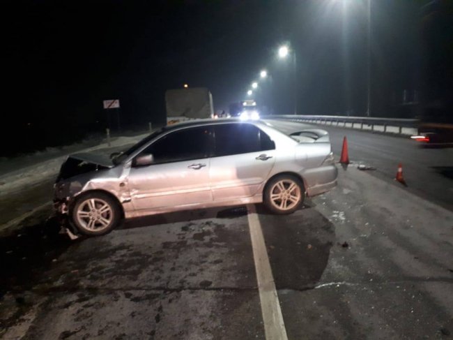 На трасі «Київ-Чоп» в аварії постраждали 5 молодих людей. ФОТО