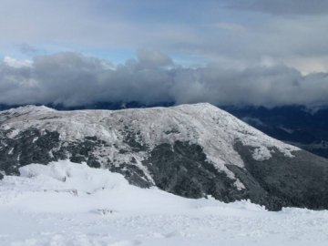 Карпати засипало снігом. ВІДЕО