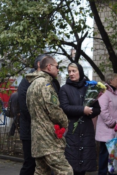Волинського офіцера поховали в Чернівцях. ФОТО