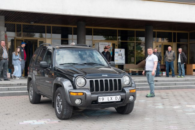З Волині відправили автомобіль військовим