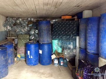 У волинянки вилучили майже 600 літрів контрафактного алкоголю. ФОТО