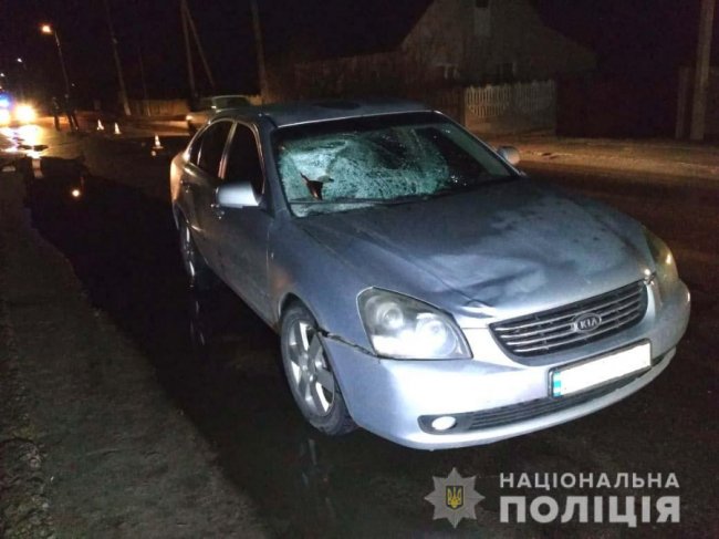 На Рівненщині легковик на смерть збив пішохода