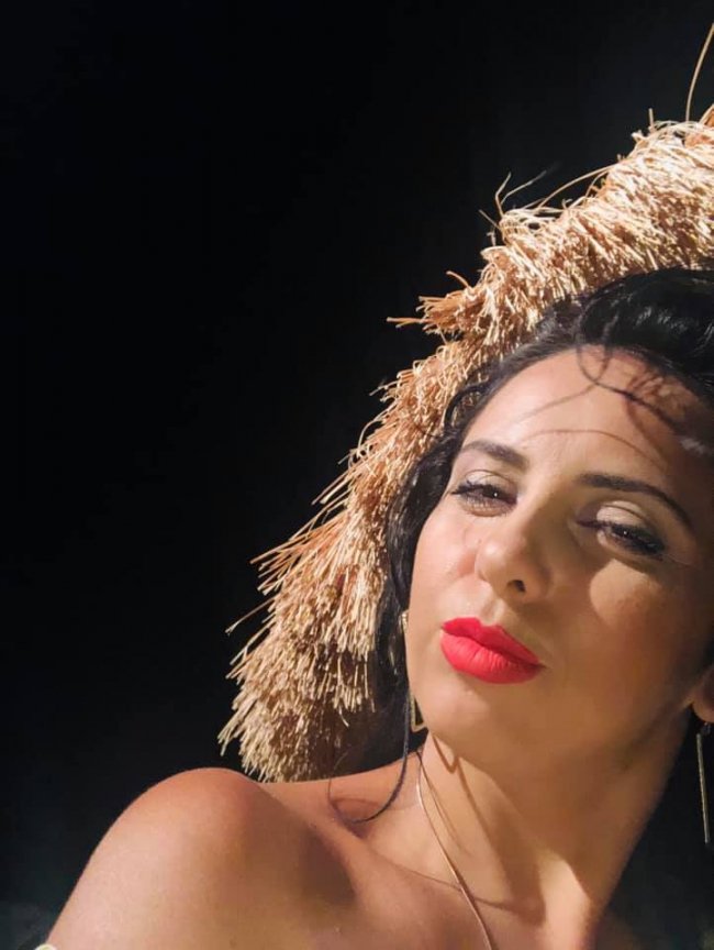 Луцька телеведуча поділилася спекотними фото з екзотичного відпочинку