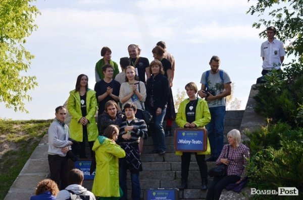 Відкриття театрального фестивалю «Мандрівний вішак - 2016» у Луцьку. ФОТО