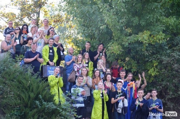 Відкриття театрального фестивалю «Мандрівний вішак - 2016» у Луцьку. ФОТО