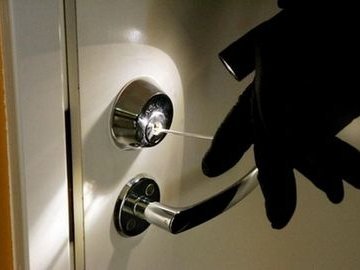 У селі на Волині злодій  виніс з будинку гроші і прикраси