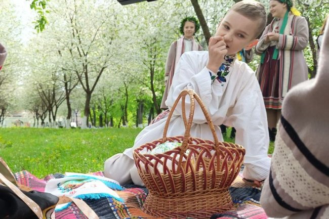 Школярі на Волині відновлюють великодні традиції