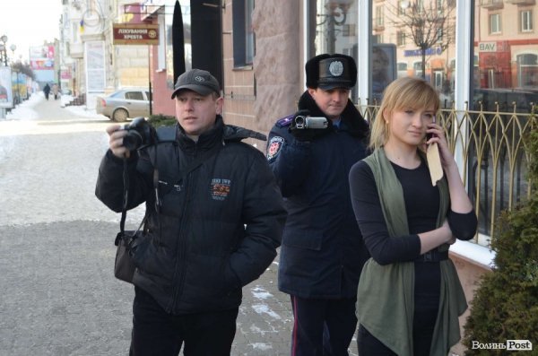 «Кров», міліція і сутичики: у Луцьку відвідали заклади регіоналів. ФОТО