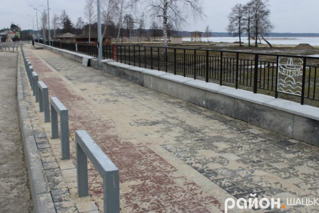 Показали, який вигляд має оновлена набережна Світязю. ФОТО