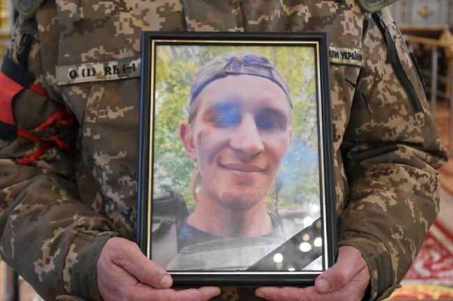 У Луцьку попрощалися із захисником України Дмитром Бондаренком