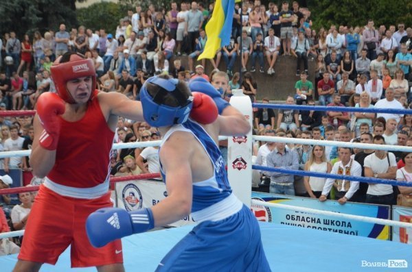 Кров'ю і потом: як у Луцьку билися за перемогу в боксі. ФОТОРЕПОРТАЖ