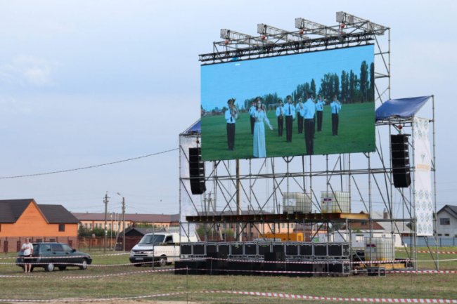 Під Луцьком влаштували автофестиваль. ФОТО