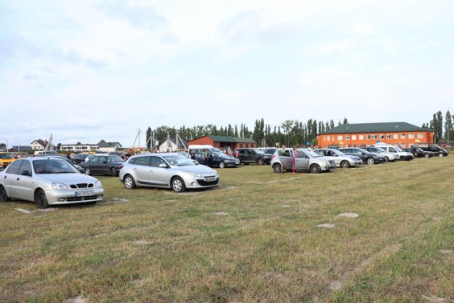 Під Луцьком влаштували автофестиваль. ФОТО