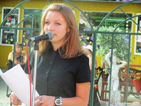 Марафон вуличної поезії у Луцьку. ФОТО