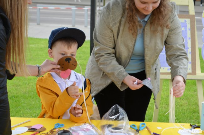 Фестиваль «Мокрі носики» біля луцького «Променя»: як безпритульним пухнастикам шукали дім. ФОТО