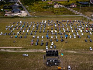 Під Луцьком влаштували автофестиваль. ФОТО